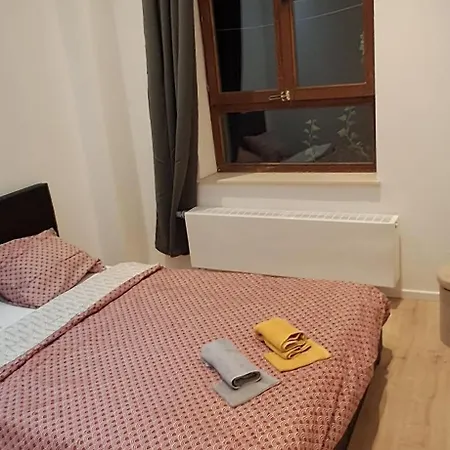 Dans Rue Calme Apartment